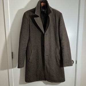 Kenneth Cole Winter Jacket. Brown color. size small.